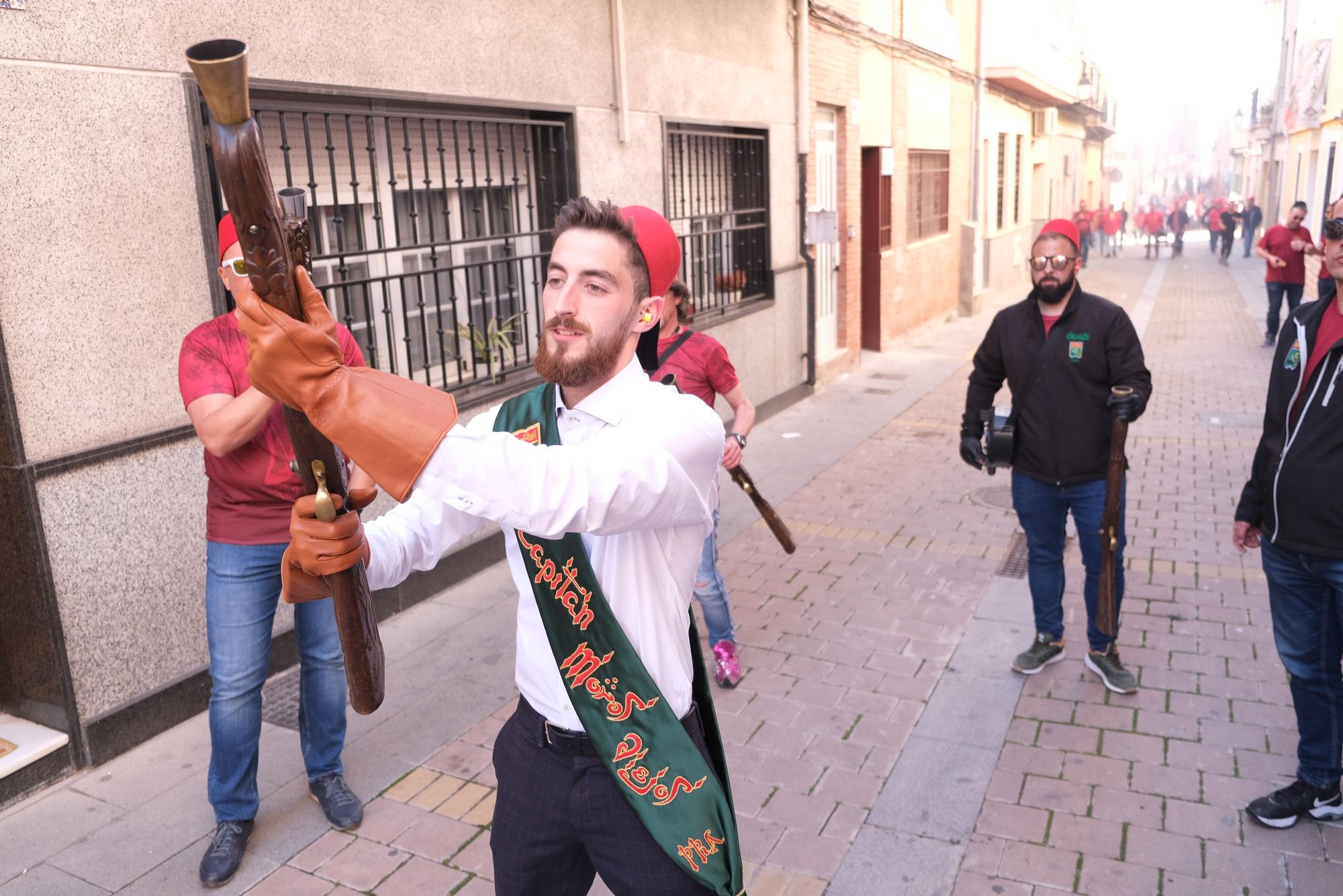 Fiesta de Els Capitans y desfile de abanderadas de Moros y Cristianos de Petrer, en imágenes