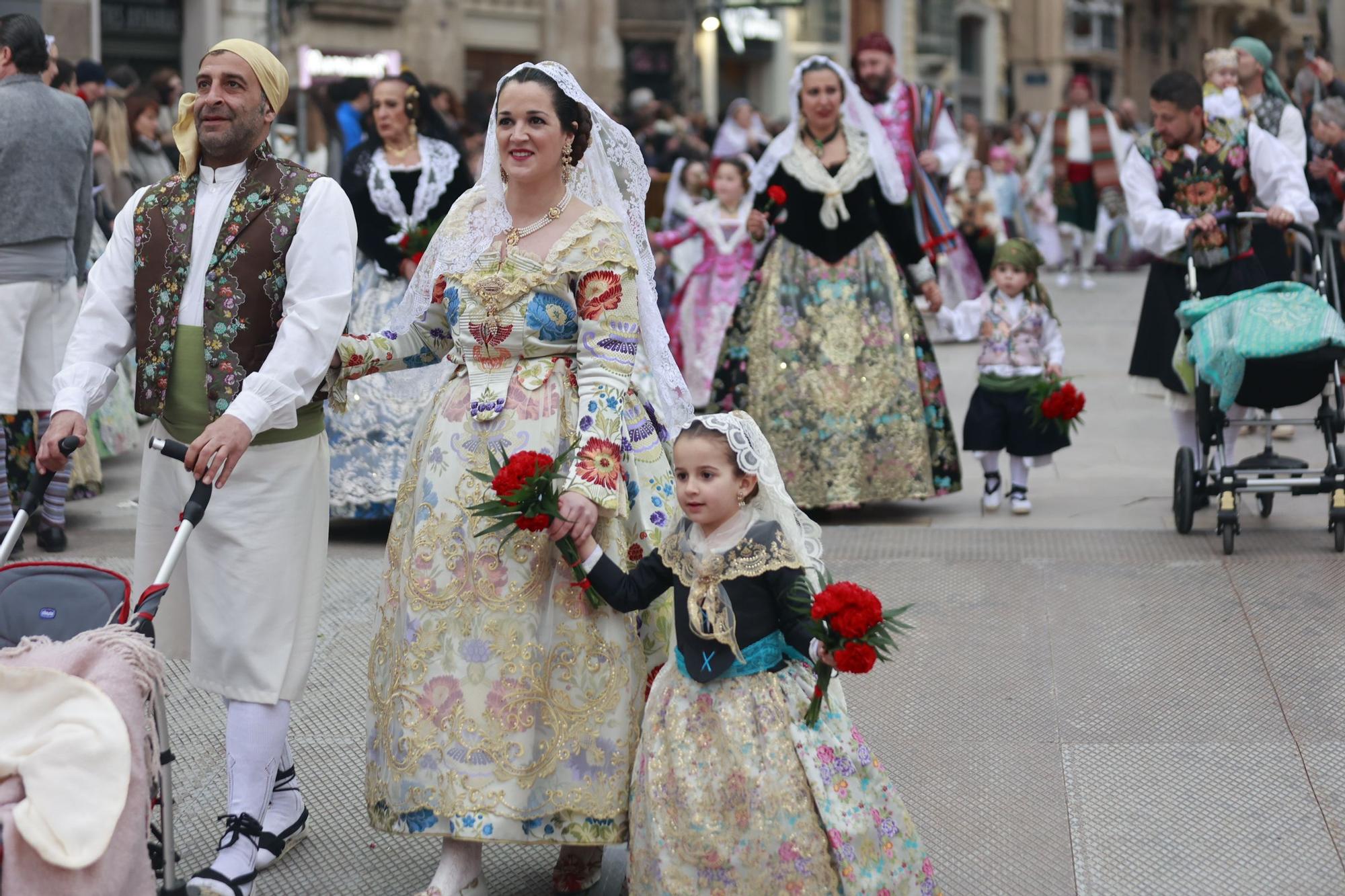 Búscate en el segundo día de ofrenda por la calle Quart (entre las 18:00 a las 19:00 horas)