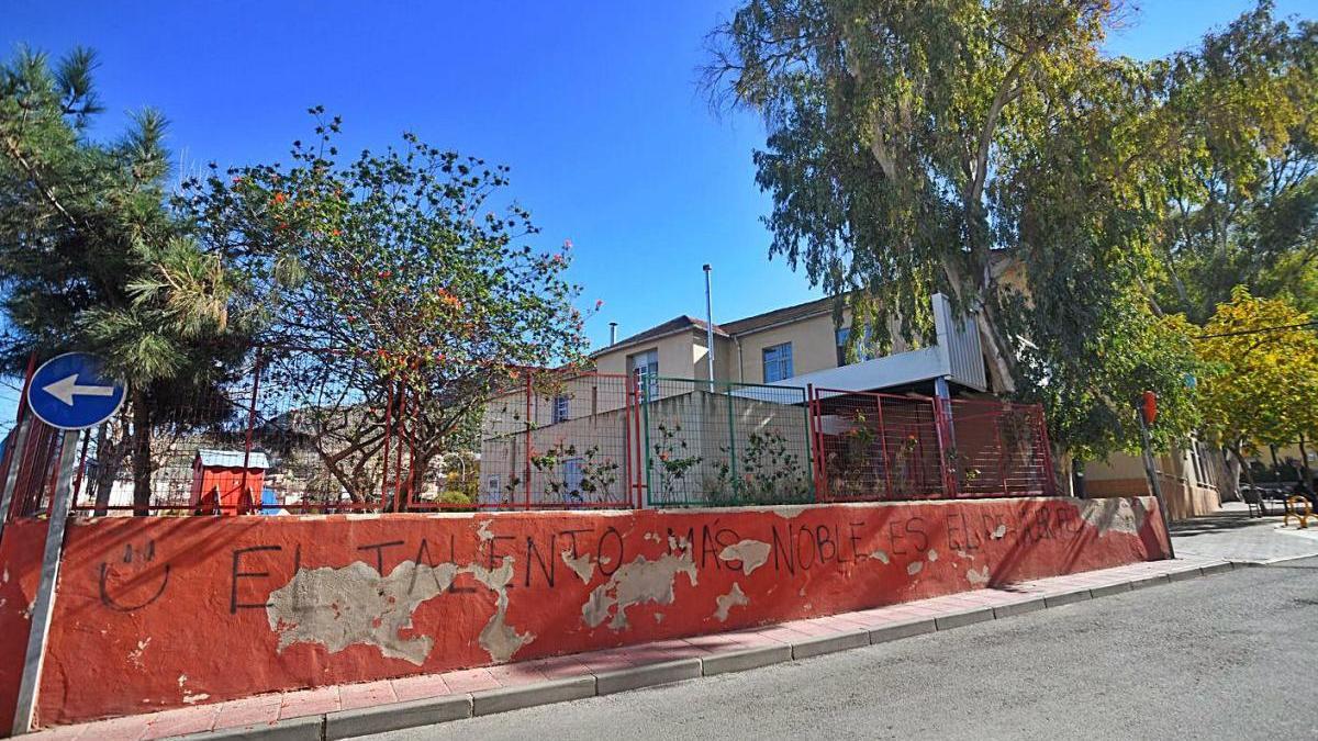 El nuevo edificio se construirá en la parcela que deje el centro de salud y la antigua escuela.