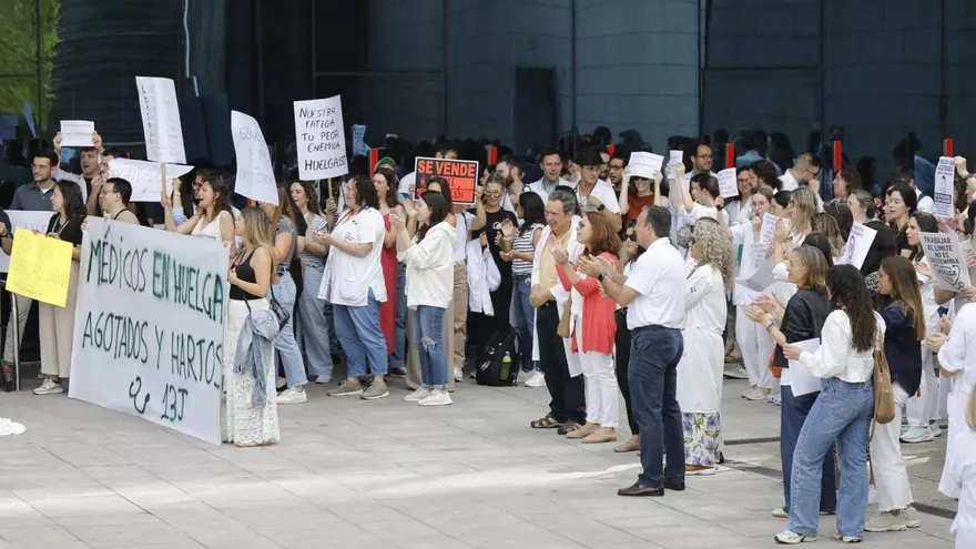 Tras los profesores... turno de los médicos: amenazan con la huelga por los salarios y traslados en Asturias