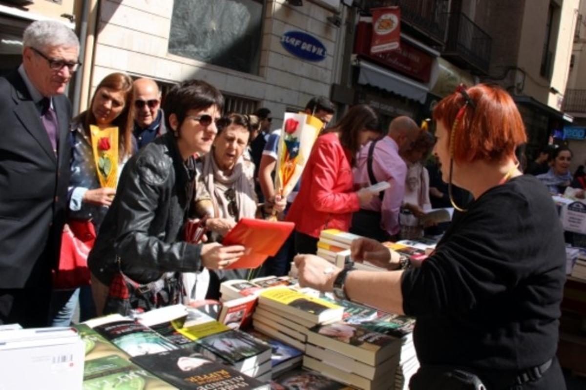Parada de llibres a Lleida, coincidint amb la diada de Sant Jordi.
