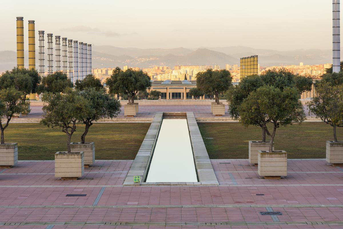 Parque Olímpico de Barcelona, España en la montaña de Montjuic por la mañana