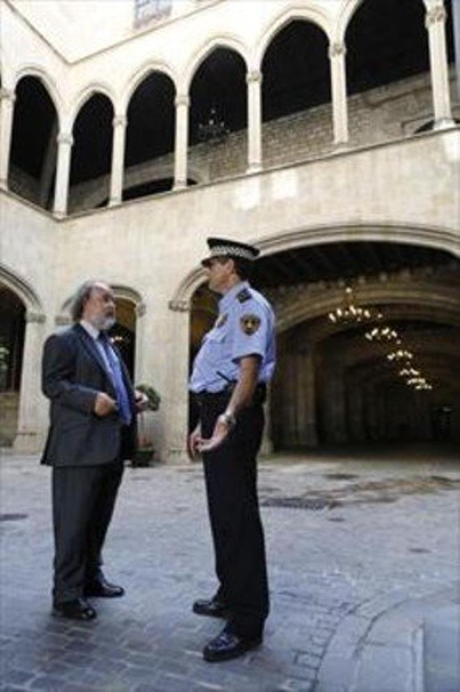 Amadeu Recasens paseando por La Rambla, la semana pasada.