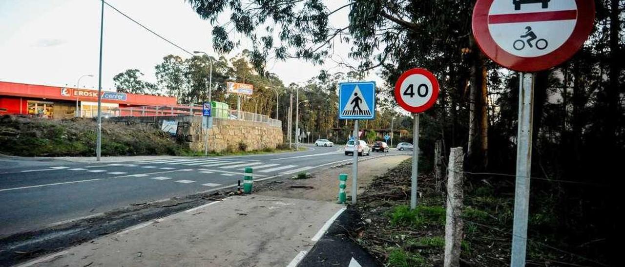 El trayecto llega hasta el puente de A Illa de Arousa. // Iñaki Abella