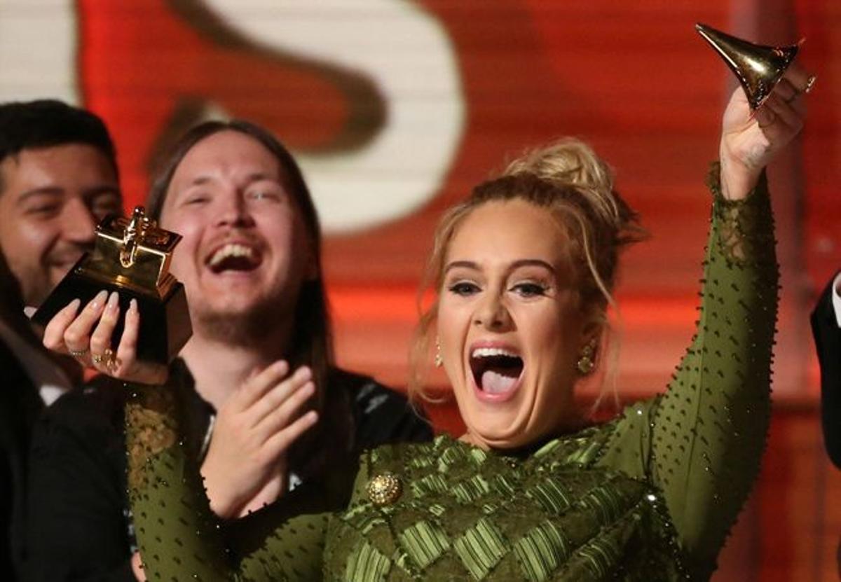 Premios Grammy, Adele comparte con Beyoncé su Grammy