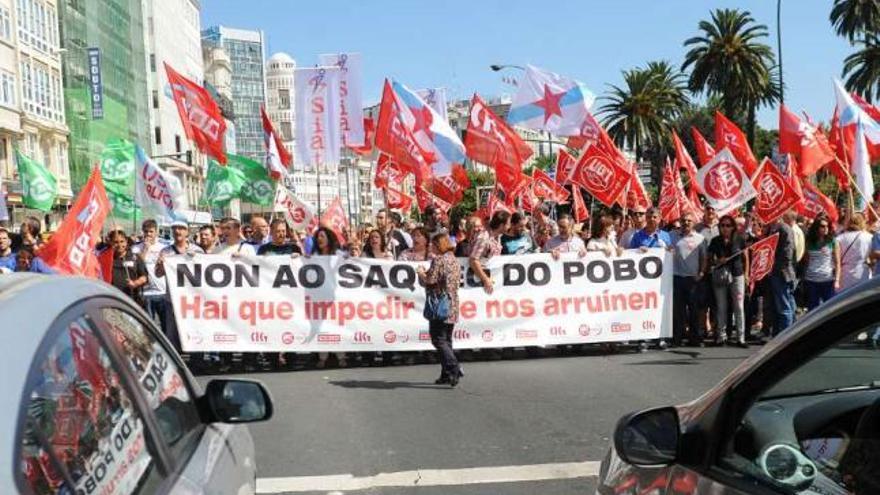 Protesta de empleados públicos contra los recortes del Gobierno central en A Coruña. / 13fotos