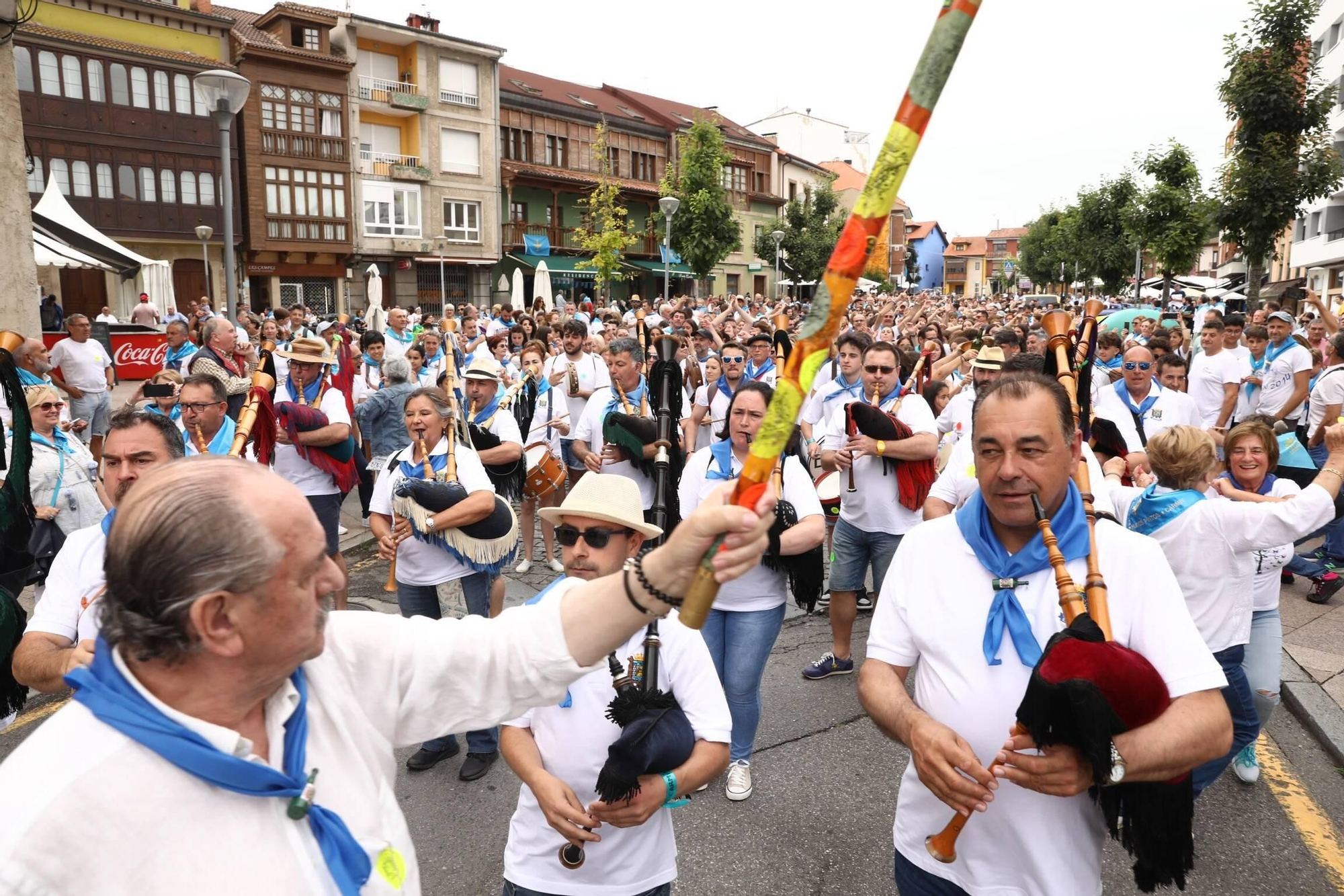 En imágenes: Miles de romeros celebran el Carmín en la Pola