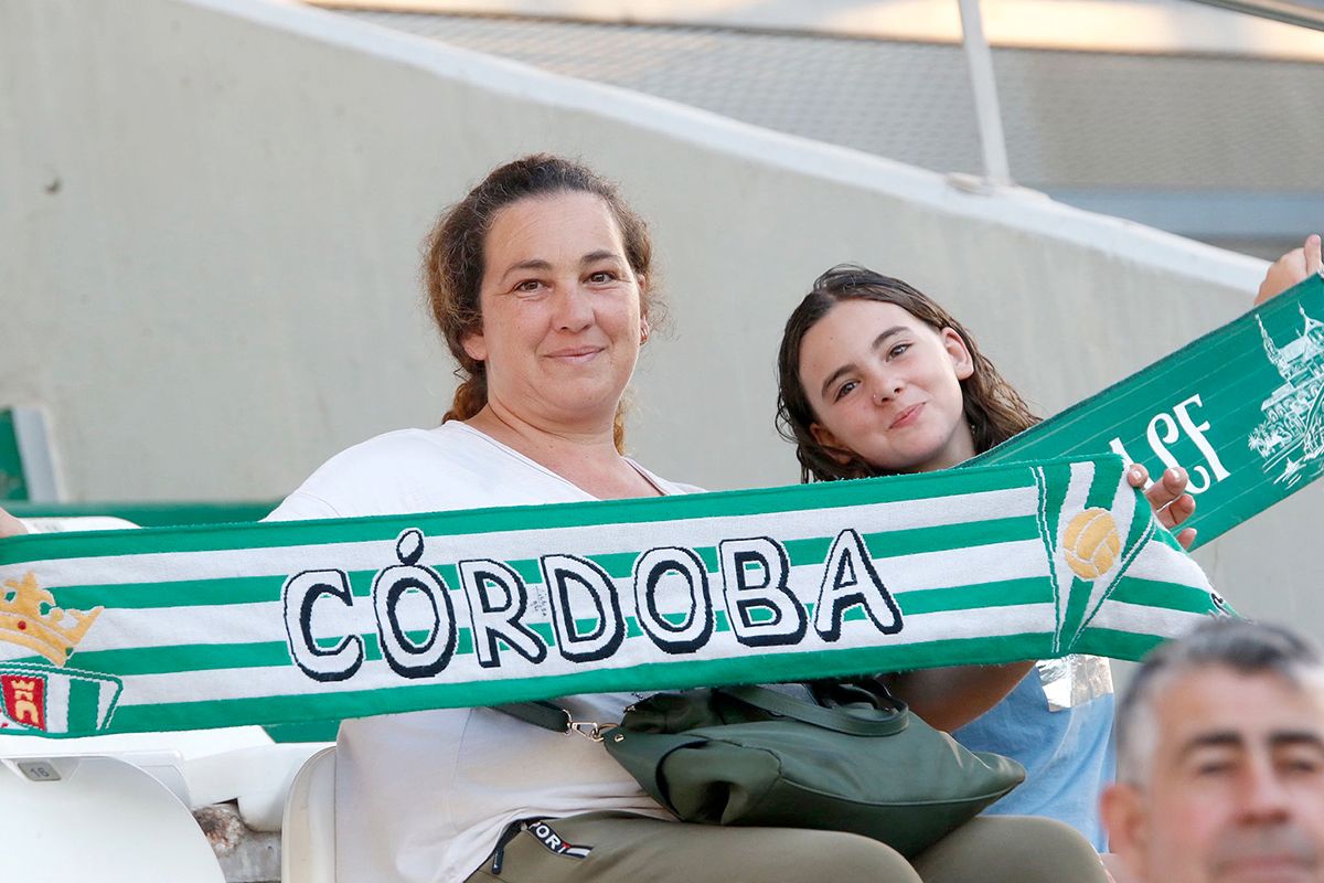 Las imágenes de la afición en el Córdoba CF - Racing de Ferrol