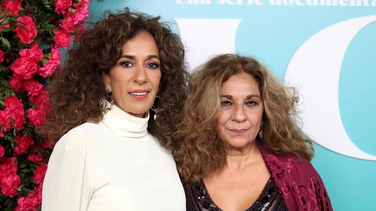Rosario y Lolita Flores