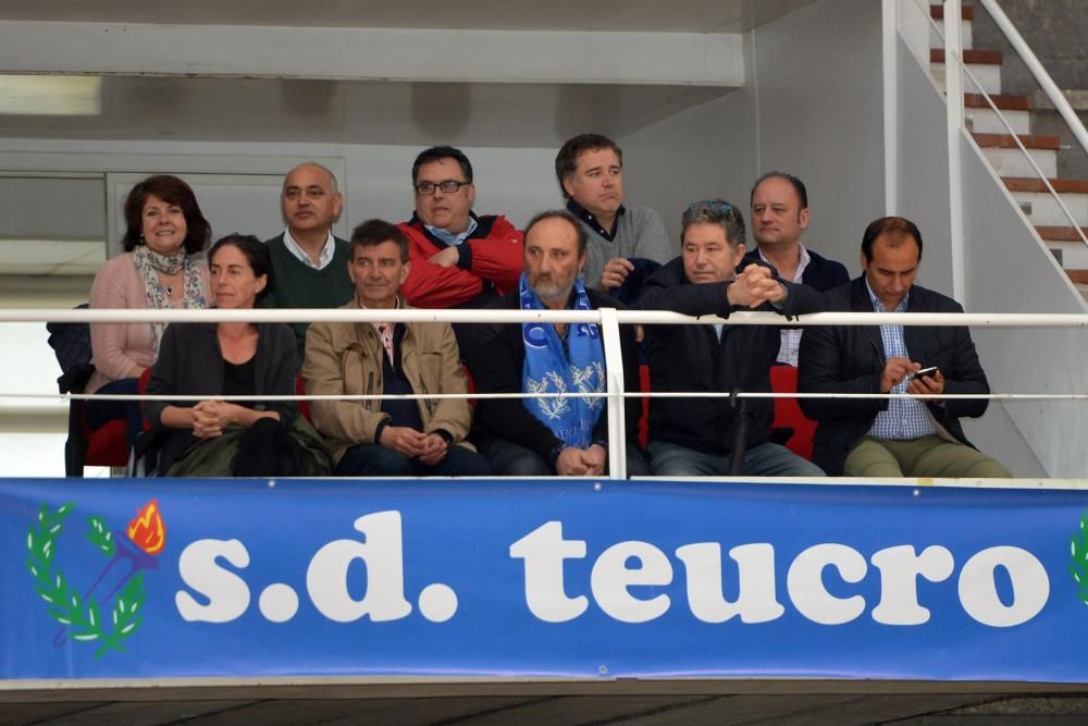 El Teucro levanta la copa que le lleva a la Asobal