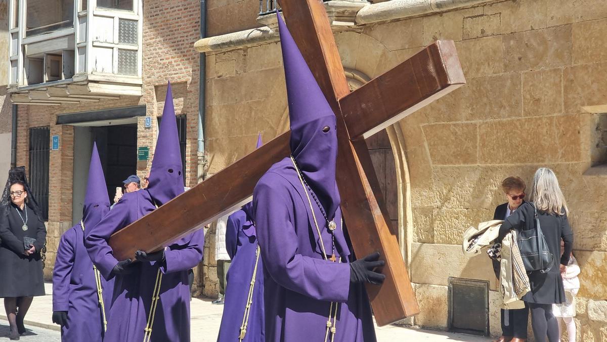 GALERÍA | Toro se rinde ante la procesión de Jesús Nazareno y Ánimas de la Campanilla