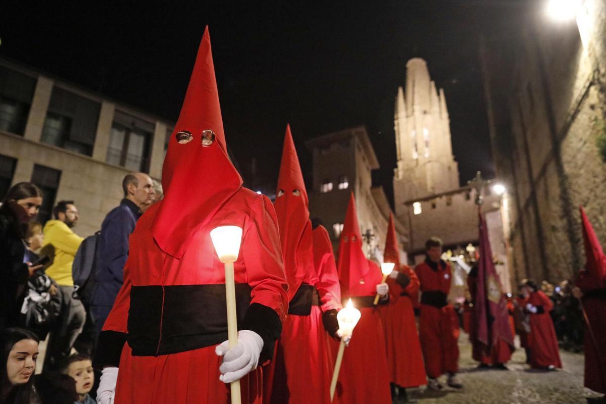 Girona. Catedral Barri Vell. Processo del Sant enterrament 2025. Setmana Santa.