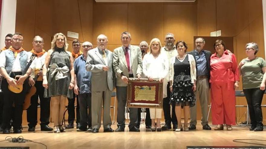 El Ateneo recibe el premio Obrint Camí