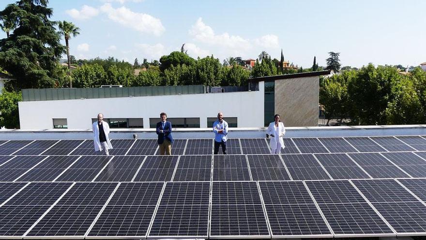 El hospital La Arruzafa instala 130 placas solares para garantizar su sostenibilidad energética