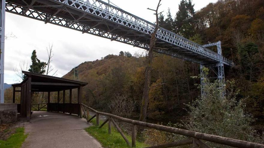 El puente del pozo Carrio rehabilitado por Hunosa.