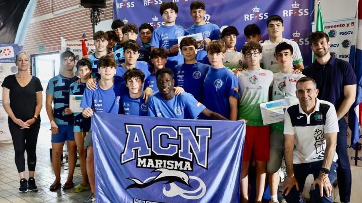 Equipo juvenil masculino formado por Iker Gómez, Andrés Carballeda, Martín Seoane, Leo Marín y Nico Baños