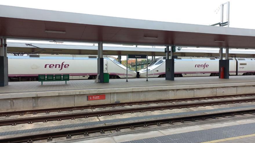 Los trenes suprimidos en la línea Zamora-Madrid obligan a poner en doble composición algunos horarios. | Cedida