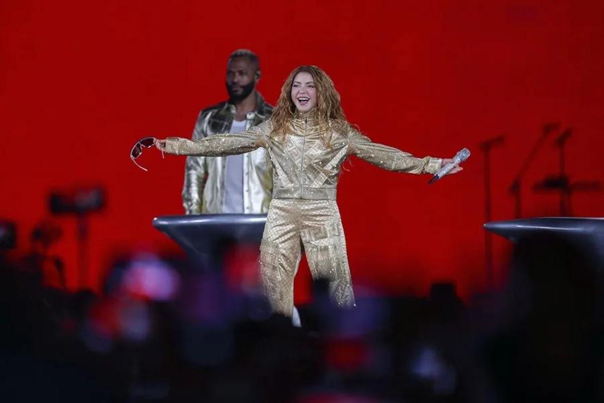Shakira cerrará su gira mundial en España