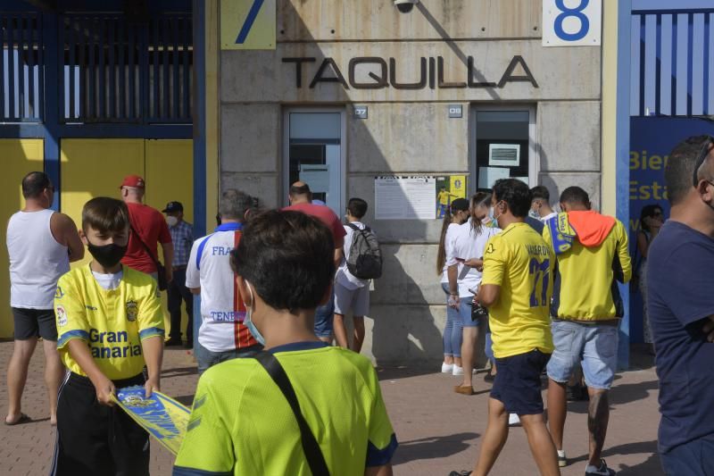 Ambiente durante el derbi en el Estadio de Gran Canaria