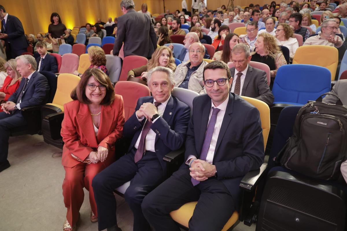 Asistentes al acto celebrado en la UA