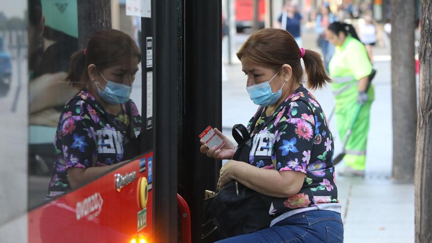 El Ayuntamiento de Zaragoza subvencionará hasta el 70% del billete del bus y del tranvía