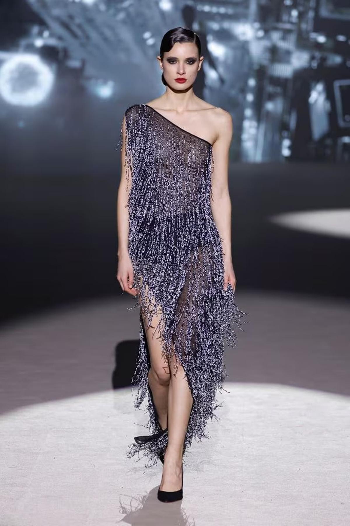 Odette Álvarez construye una colección muy marcada por la estética de los años veinte.