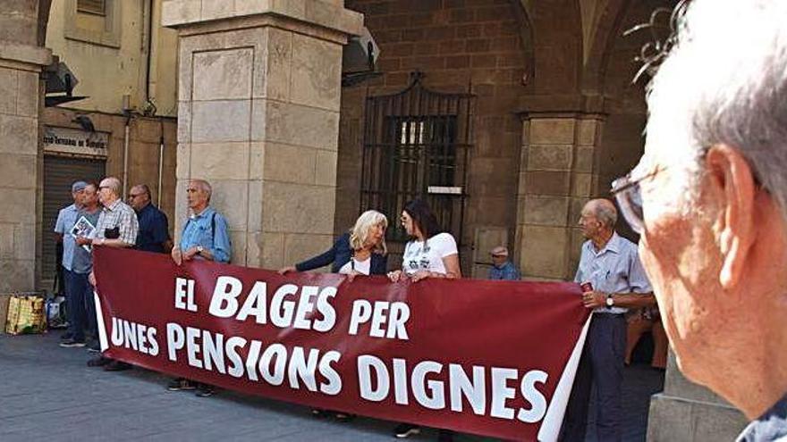 Imatge de la concentració d&#039;ahir de la Plataforma en Defensa de les Pensions i la Gent Gran