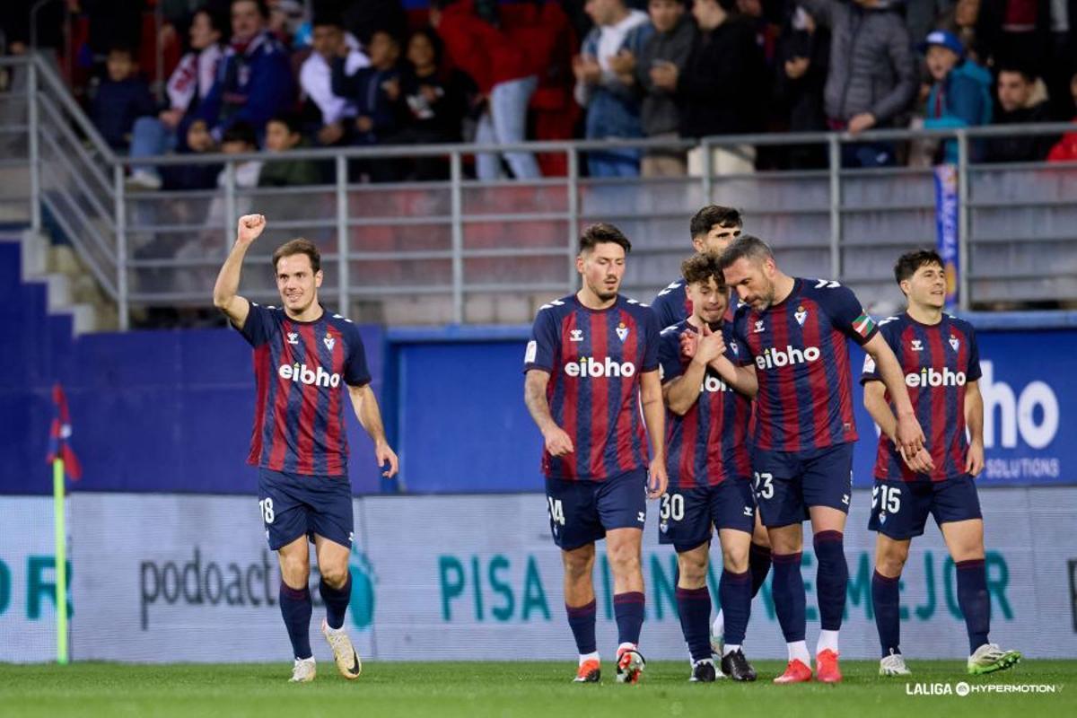 Los jugadores del Eibar celebran un gol en Ipurúa