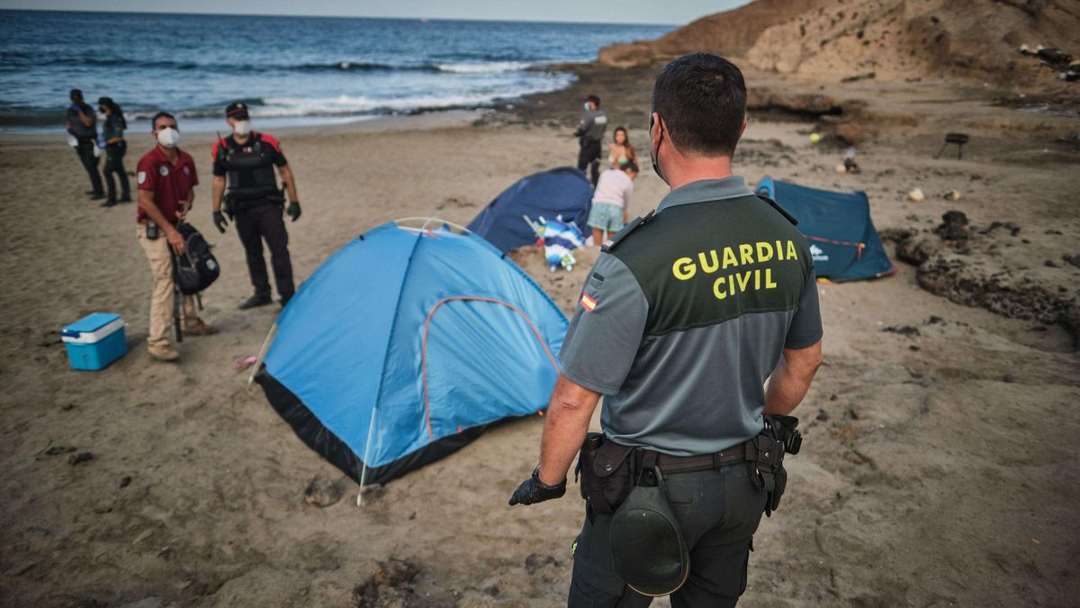 Imagen de un desalojo anterior de La Caleta de Adeje