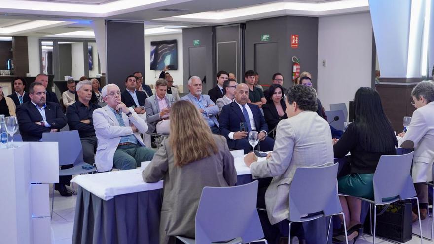 Reunión de la junta directiva del Círculo de Empresarios y Profesionales del Sur de Tenerife (CEST).