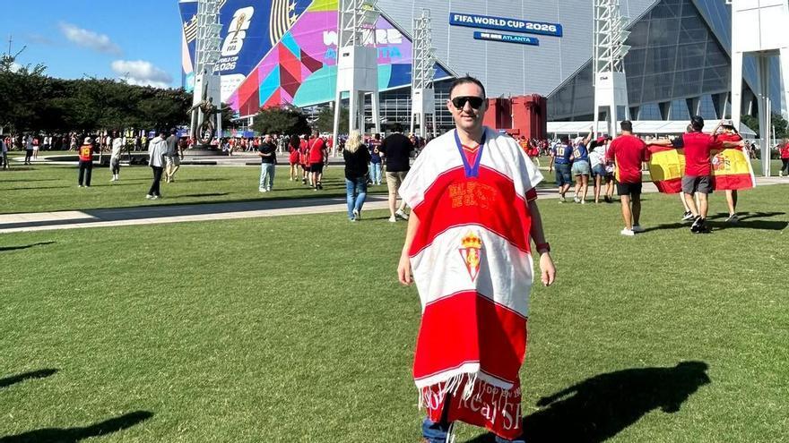El mundialista volador: el diario de un asturmexicano siguiendo a la selección española (y luciendo los colores del Sporting)