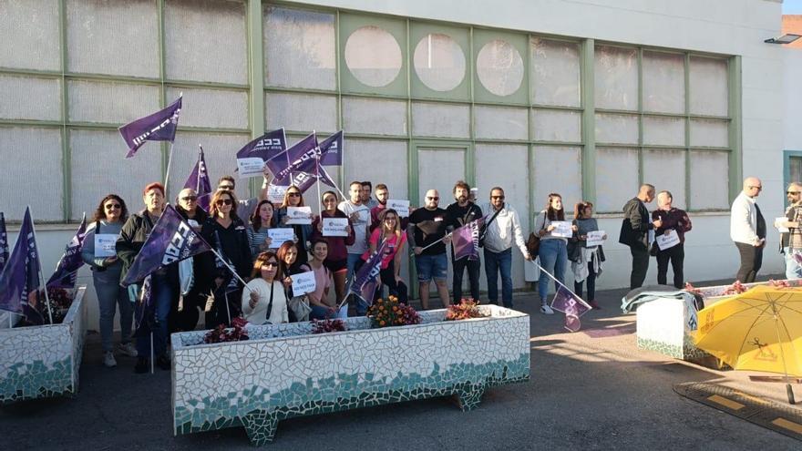 Trabajadores de centros de menores de Castellón protestan por impagos