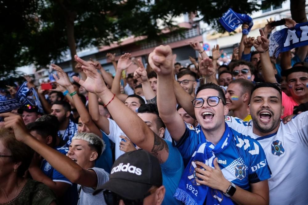 Jugadores y aficionados  blanquiazules