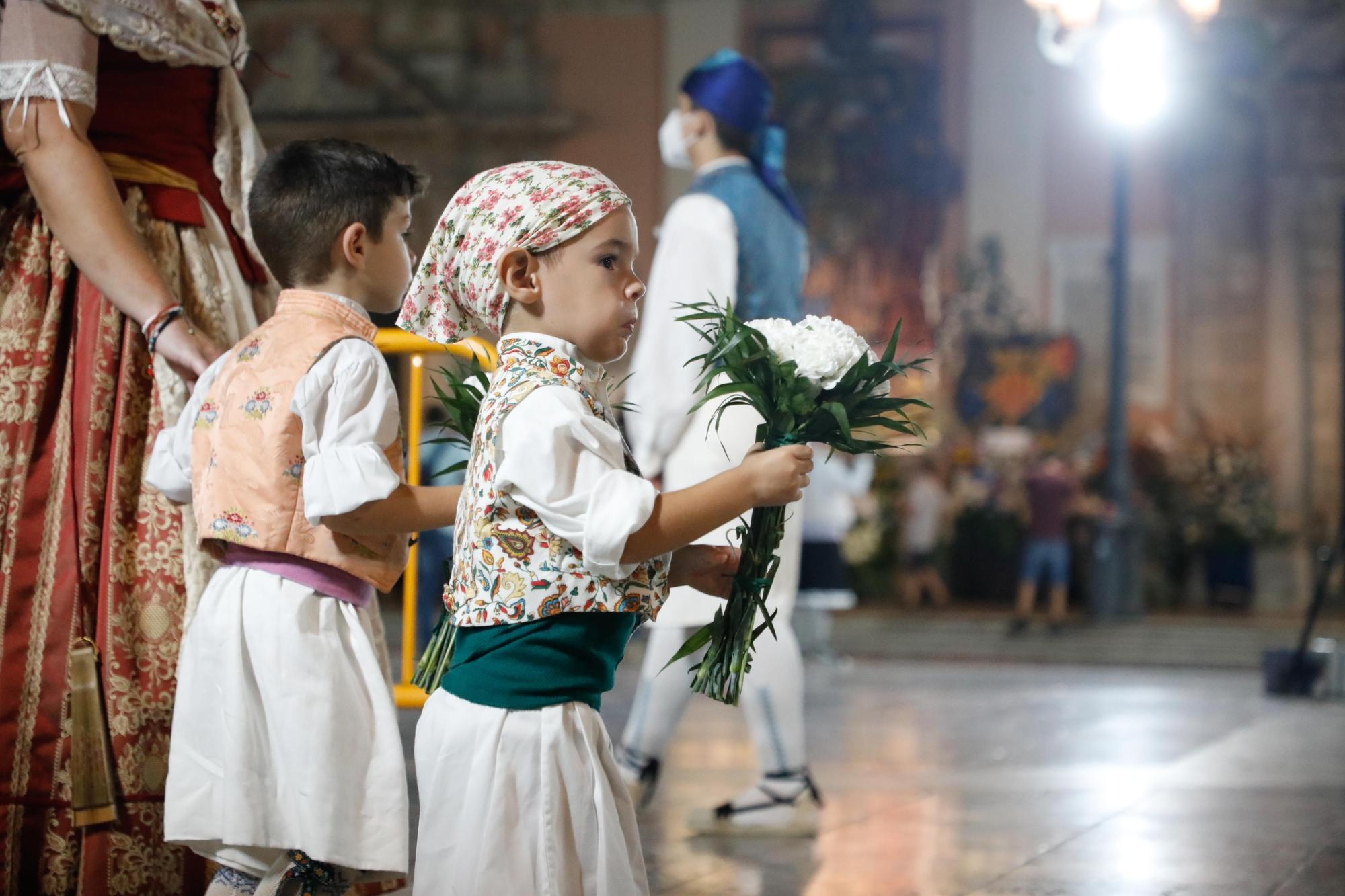 Búscate en el primer día de la ofrenda por la Calle Caballeros de las 21:00 a las 22:00