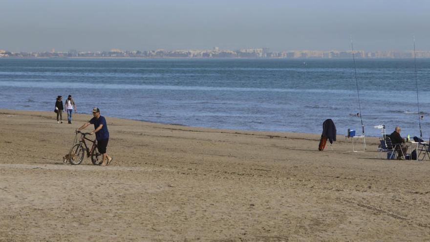 Playa de Canet y dunas.