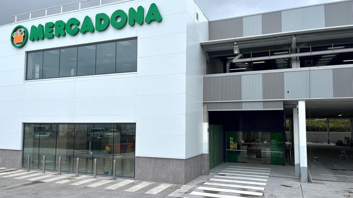 Fachada del Mercadona de A Gándara, en Narón.