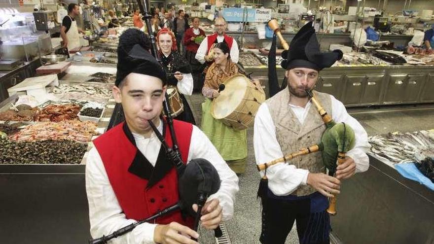 Actos, ayer, en la plaza de Lugo por la romería de Santa Margarita.