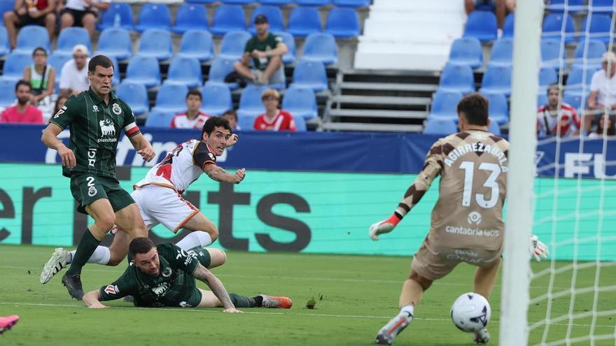 Der Rayo Vallecano dreht das Spiel gegen Racing und erzielt seinen ersten Sieg im Exil in Butarque