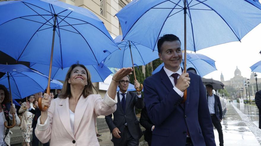 La ministra Raquel Sánchez junto al ministro de Turismo e Industria, el canario Héctor Gómez, el viernes en Barcelona.