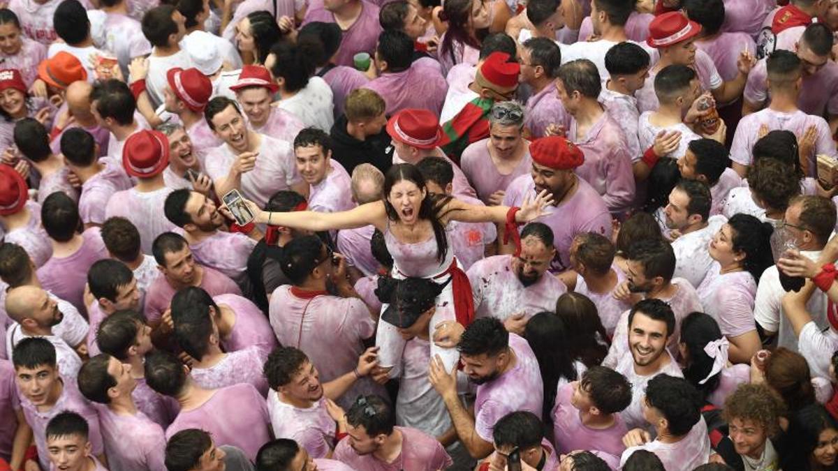 Pamplona da el Chupinazo, viva San Fermín