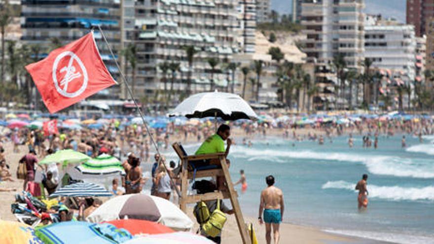 La playa de Poniente de Benidorm