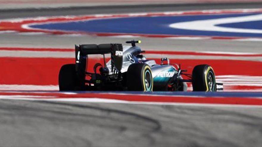 Hamilton amarra la ‘pole con la intención de apretar a Rosberg