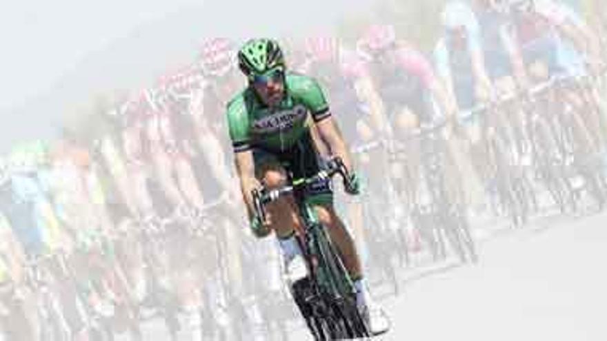 Jaime Rosón, durante una carrera, defendiendo los colores del Caja Rural.