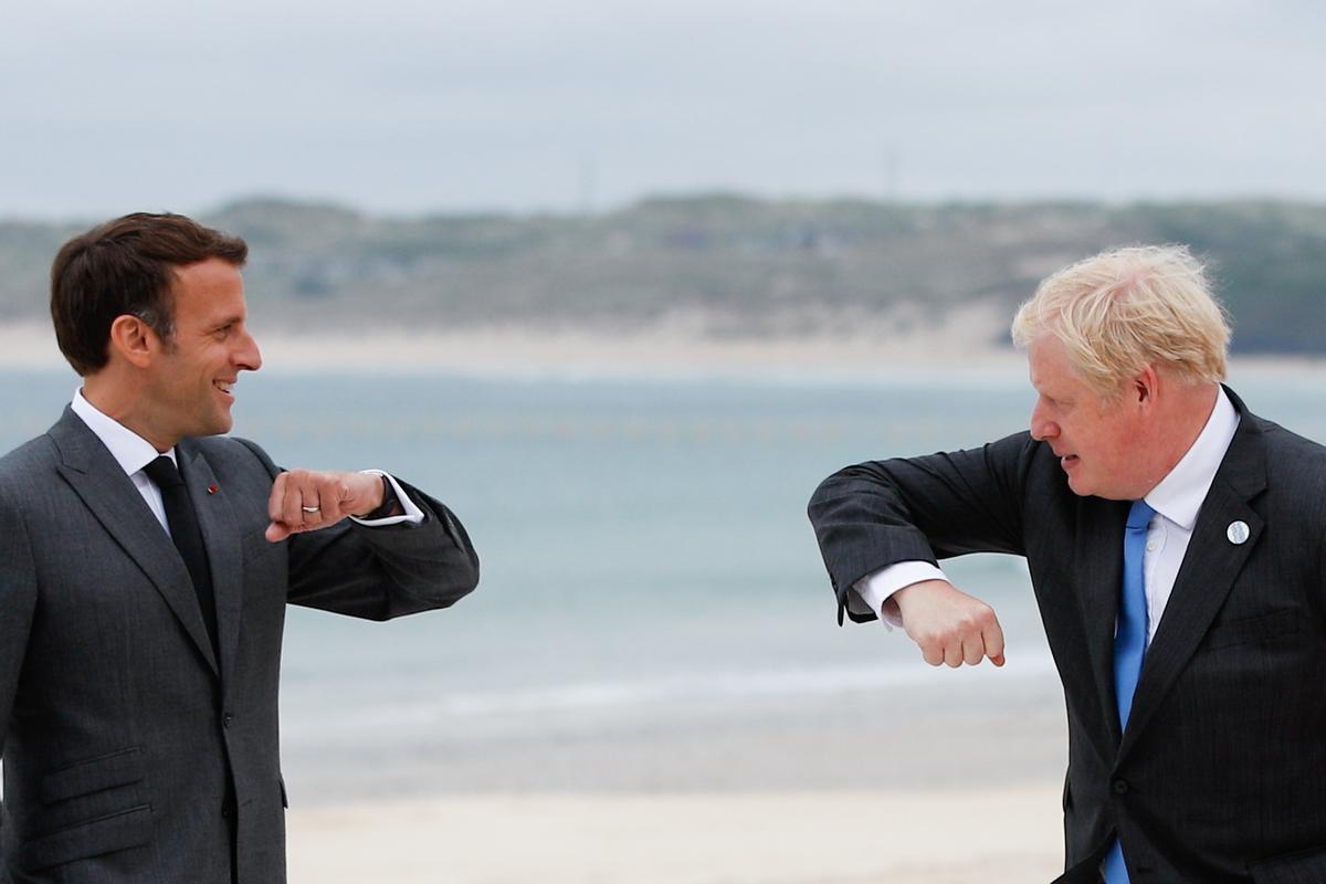 Johnson insta Macron a «restablir la cooperació» després de la crisi dels submarins Johnson insta Macron a «restablir la cooperació» després de la crisi dels submarins