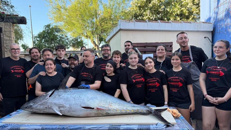 El espectáculo del atún en Dénia: 108 kilos de puro sabor