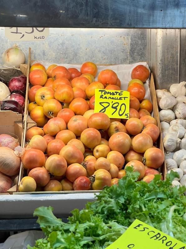 Tomates de ‘ramallet’ a 8,90 euros. 