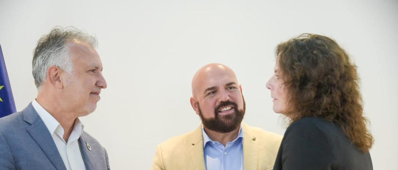 Torres, González y Paniagua en la presentación de RedLab Canarias en Puerto de la Cruz