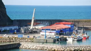 PP y PSOE se tiran los trastos en la Junta por la obra del puerto de Lastres: "Han hecho tantas maniobras..."
