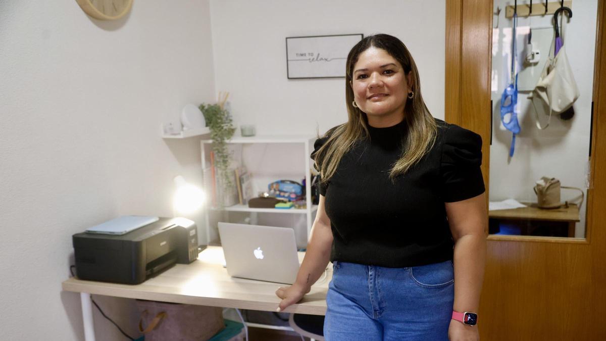 Regularización inmigrantes | Paula Andrea Torres, inmigrante regularizada en Murcia: «El lunes empiezo a trabajar ya con un contrato»