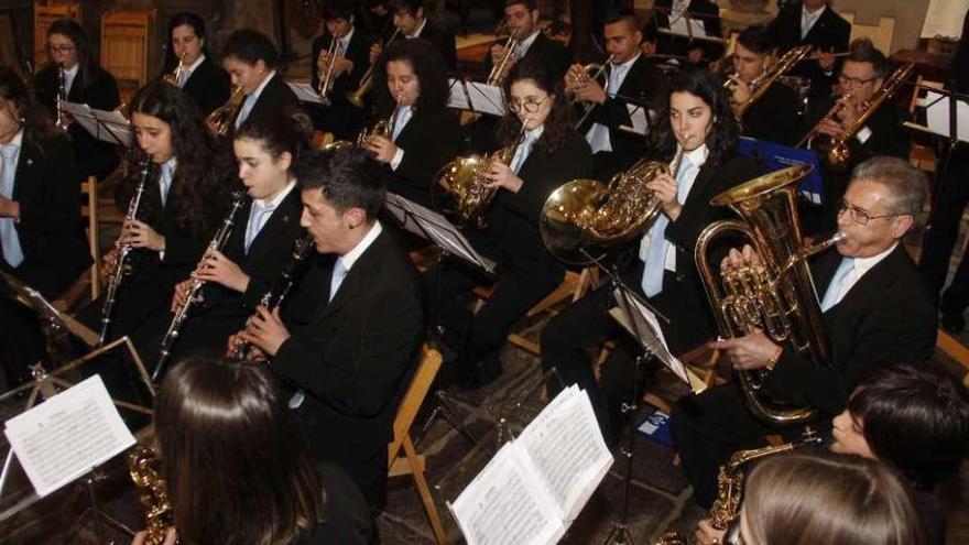 La Banda de Música &quot;Bellas Artes&quot; interpretó ayer las marchas procesionales. // Santos Álvarez